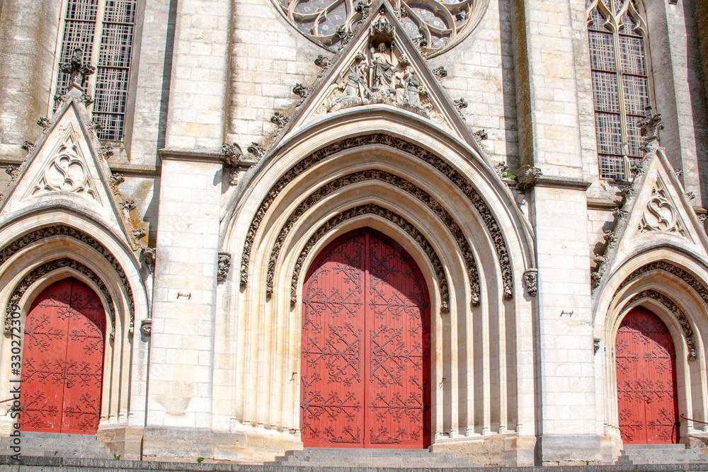 Niort. Entrée de l'église Notre-Dame. Deux-Sèvres, Nouvelle-Aquitaine