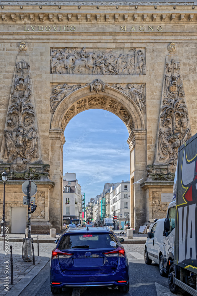Porte Saint Martin in paris