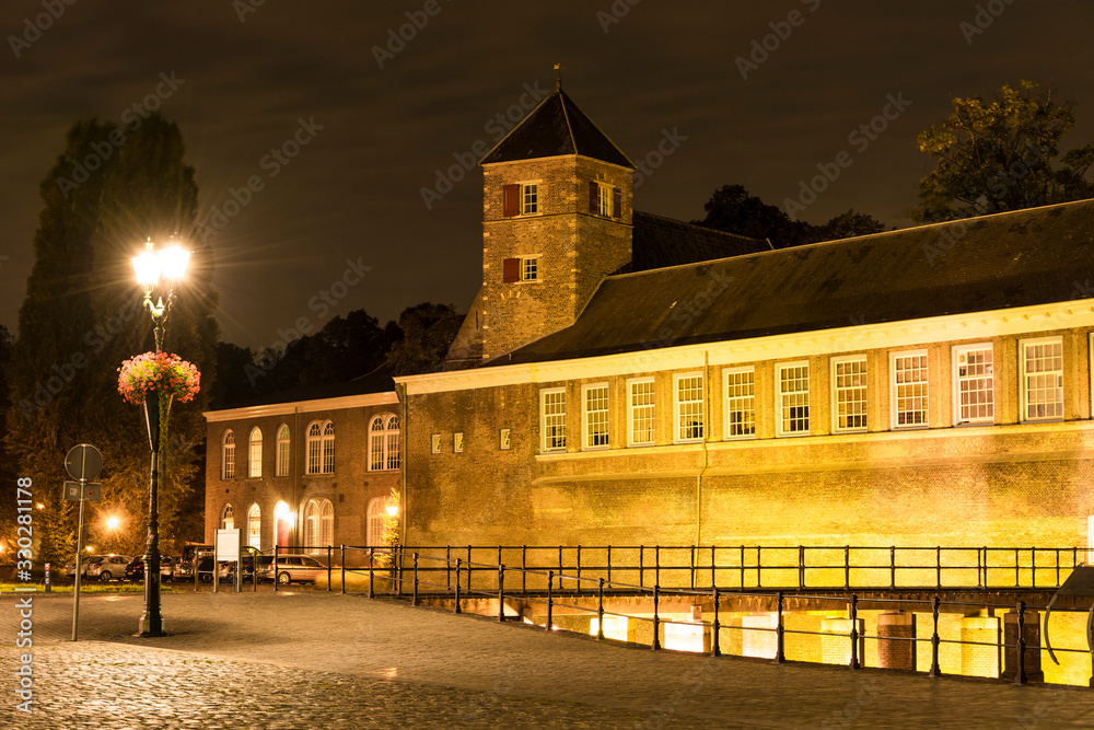Fototapeta premium Breda nocą Holandia