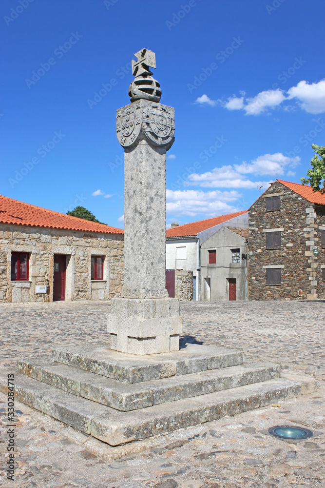 Obraz premium Town square in Sabugal, Portugal
