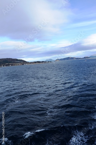 Navigation  de l   Express C  tier Hurtigruten  de Bergen vers Alesund  Norv  ge 