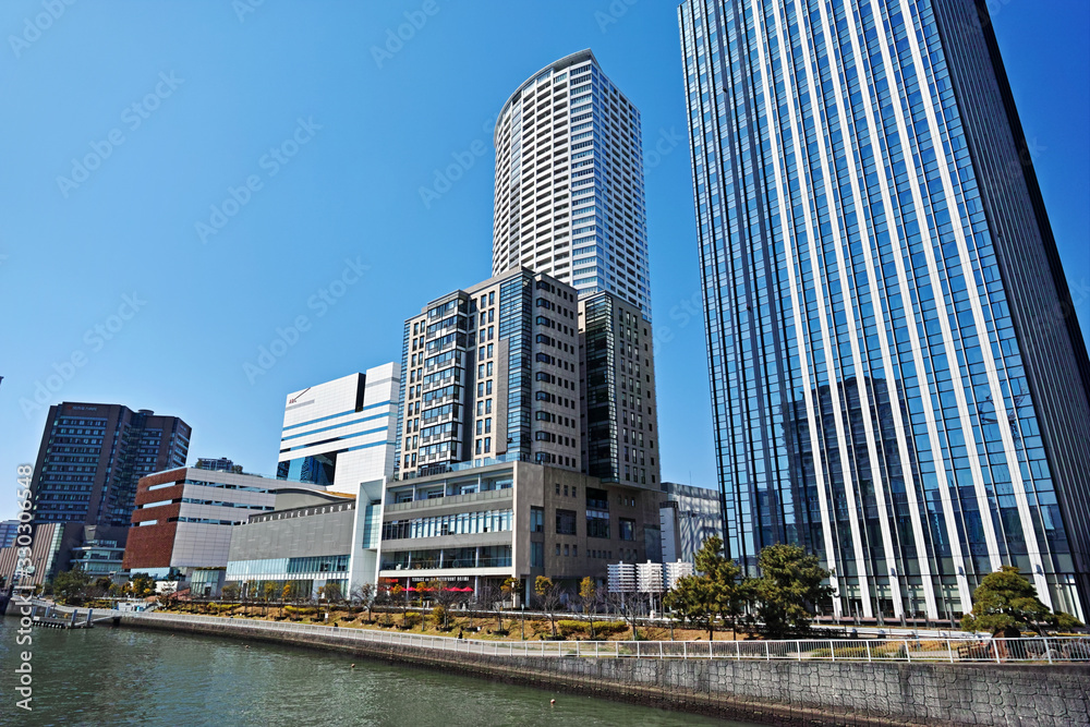 水都大阪 田蓑橋からほたるまちのビル群を望む