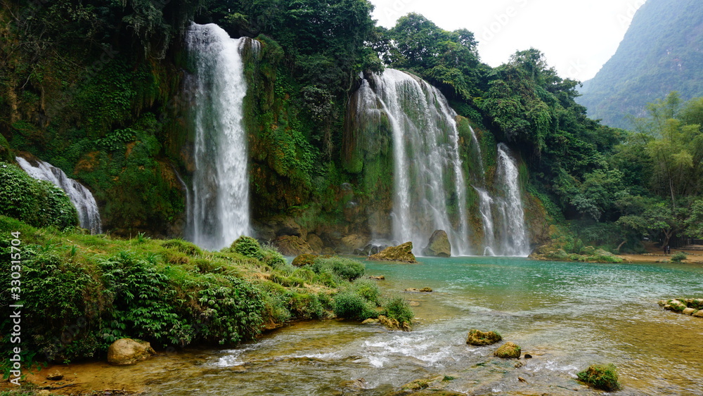 Fototapeta premium Cascade ha giang vietnam