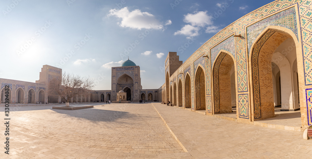 Fototapeta premium Kalyan mosque, POI Kalyan architectural complex, Bukhara city, Uzbekistan.