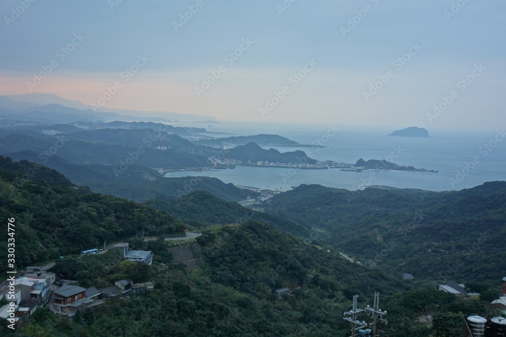 台湾　九份老街からの海岸線の眺め
