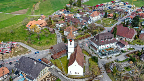 Dorfplatz bei der Kirche Biglen