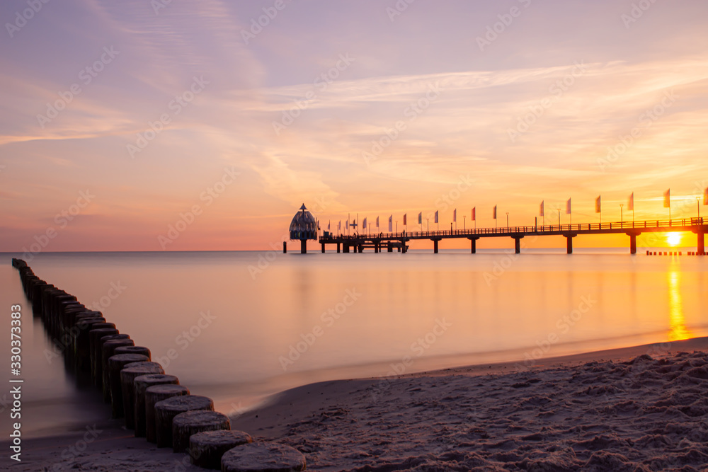 Obraz premium sunset on the beach