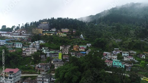 Région du monastère de Rumtek dans le Sikkim en Inde vue du ciel
