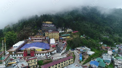 Région du monastère de Rumtek dans le Sikkim en Inde vue du ciel