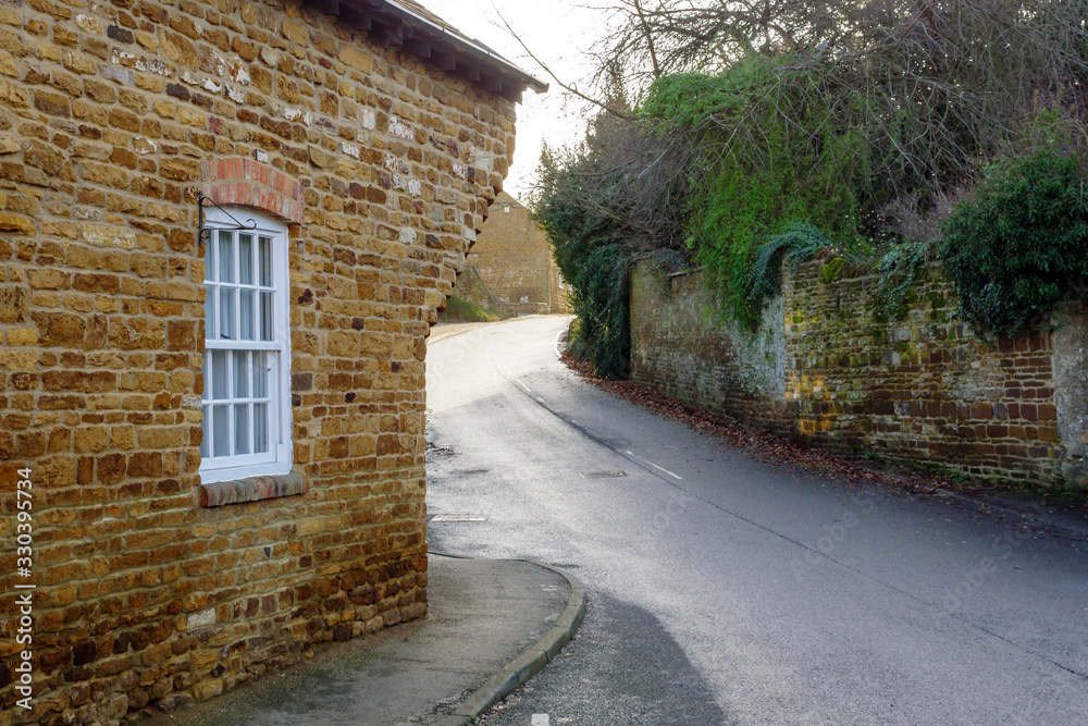 old cottages in village in england uk