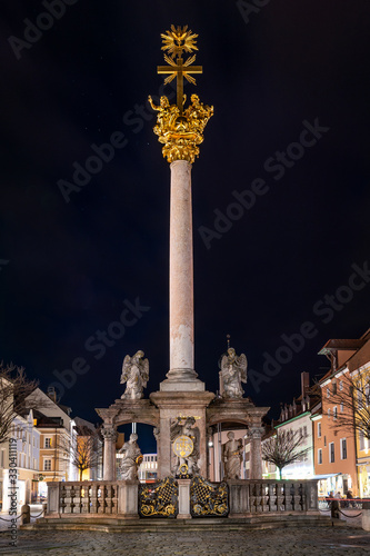 Straubinger Dreifaltigkeitssäule | Stadtplatz Denkmal / Straubing / Gäuboden / Niederbayern photo