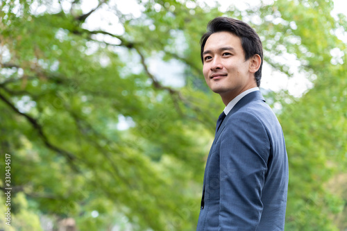 アジア人　ビジネスマン　ポートレート