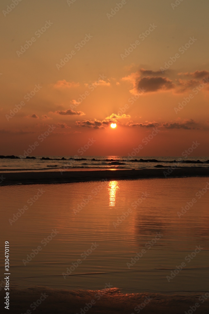 Fototapeta premium sunset over sea