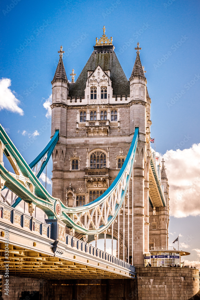 Obraz premium Tower Bridge London in the spring