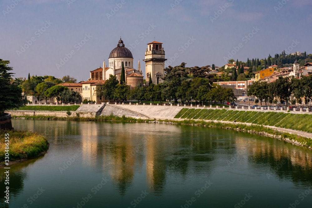 Verona - Il fiume e campanile San Giorgio