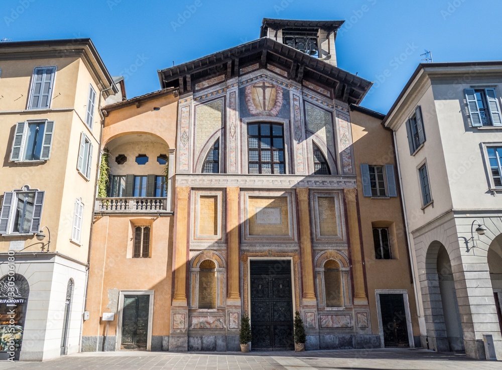 Fototapeta premium Basilica of Como