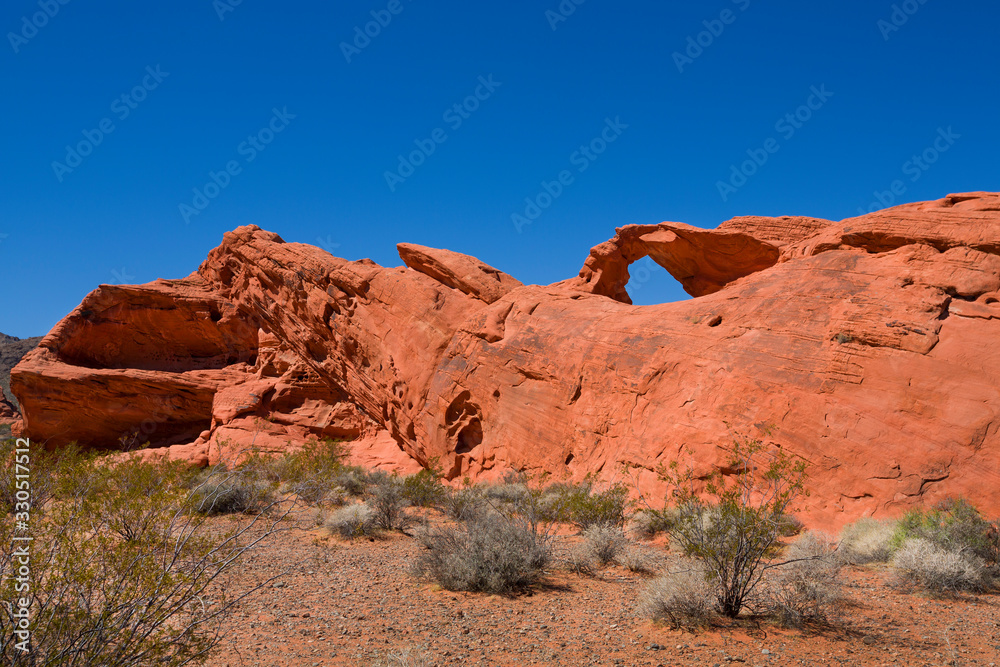 Red rock formation Arch Rock in Valley of Fire, USA Red rock formation Arch Rock in Valley of Fire, USA