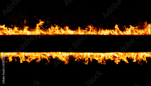 Foto fiery lines set in black