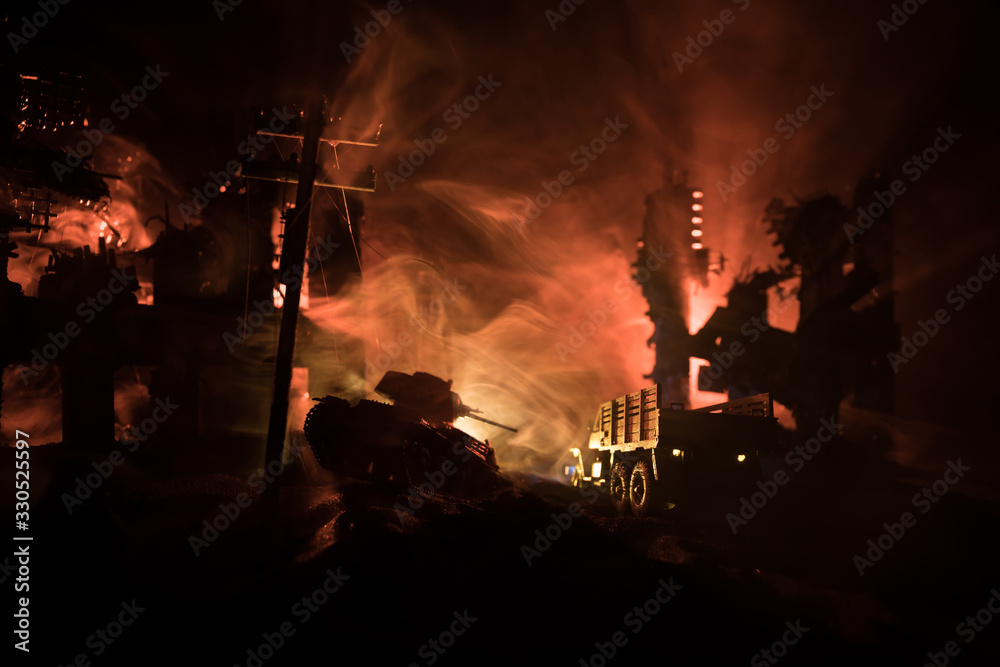 Obraz premium War Concept. Military silhouettes fighting scene on war fog sky background, World War Soldiers Silhouette Below Cloudy Skyline At night.