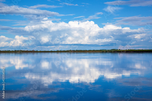 Fototapeta Naklejka Na Ścianę i Meble -  beautiful sky and cloud with reflection in river water