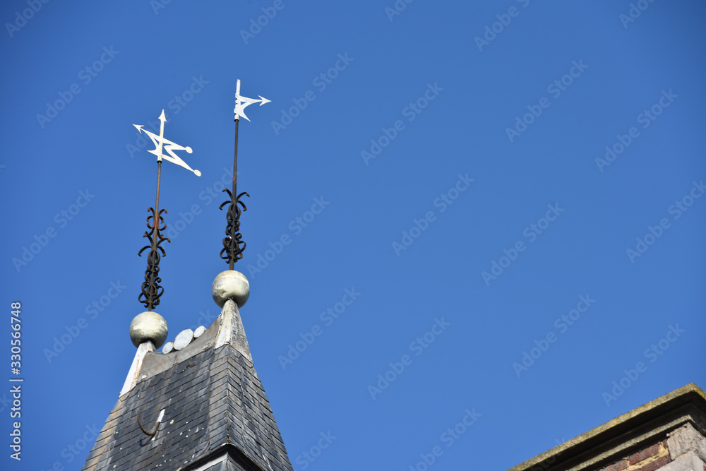 toit toiture ardoise artisan couvreur logement girouette