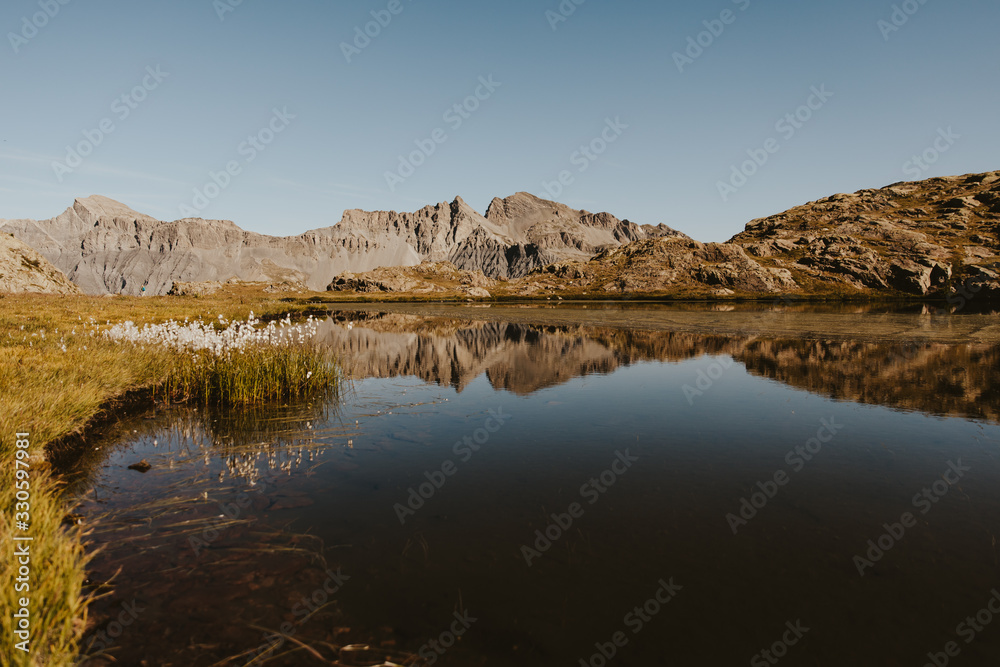 Reflet des montagnes dans le Parc National du Mercantour