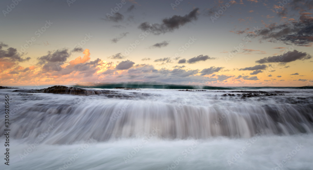 Fototapeta premium Tamarama Beach at sunset, Sydney Australia
