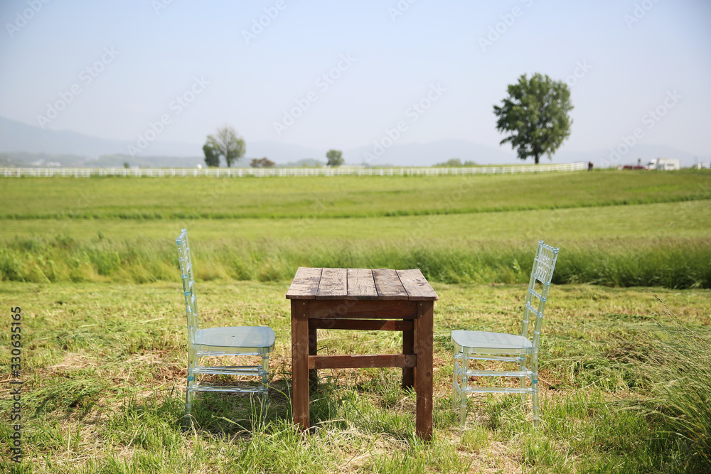 Tips for Taking Extraordinary Countryside View Photoraphs with Wood Bench and Table