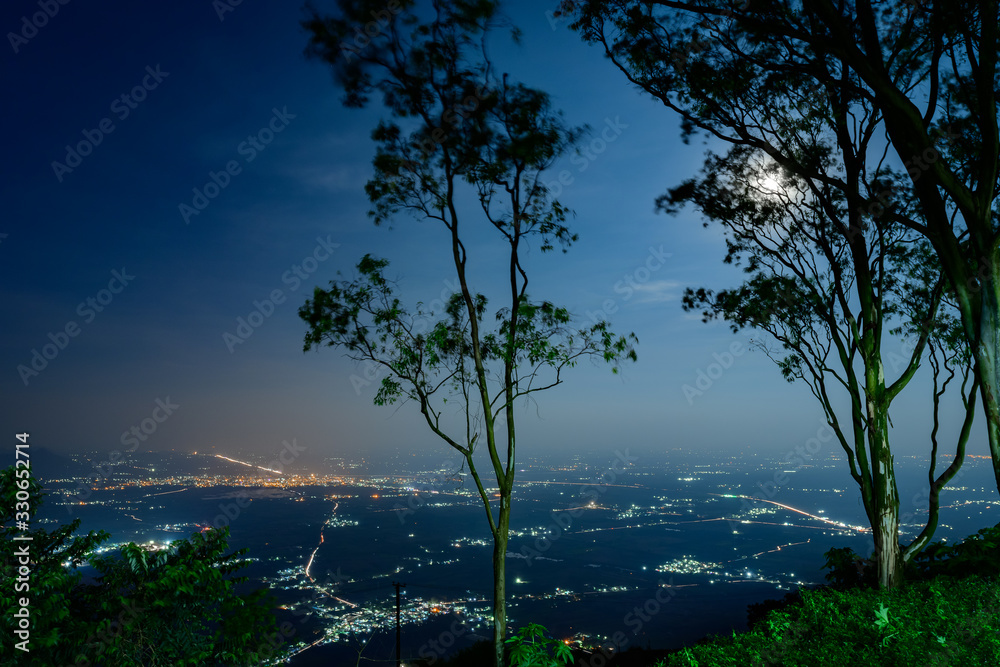 Obraz premium Beautiful view of Nandi hills, Nandi Hills is located near to Bengaluru or Bangalore, Karnataka, India