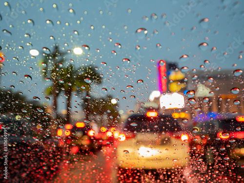 Canvas Print Driving in the famous strip on a rainy day