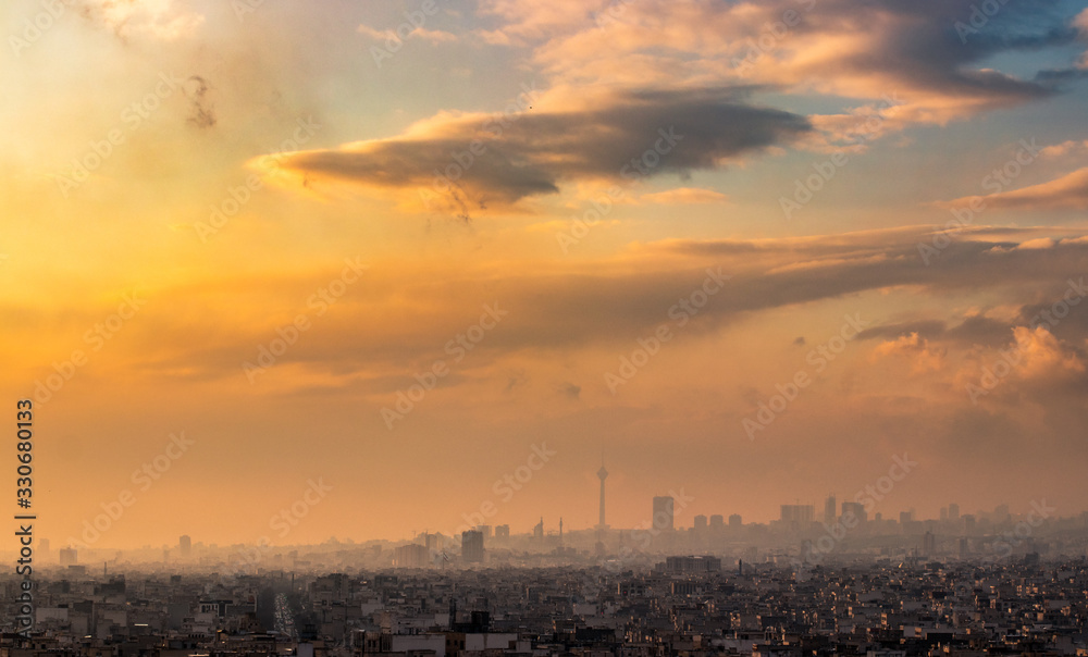 Obraz premium Beautiful skyline of Tehran-Iran, Tehran the capital of Iran cityscape.