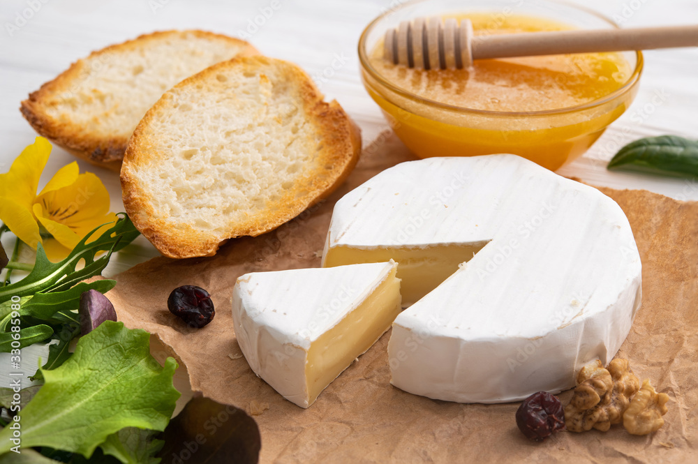 camembert cheese with honey camembert cheese with honey