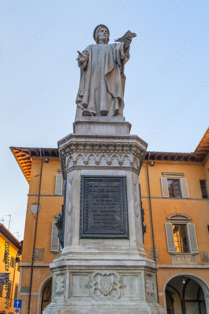 Monumento a Francesco Di Marco Datini città di Prato