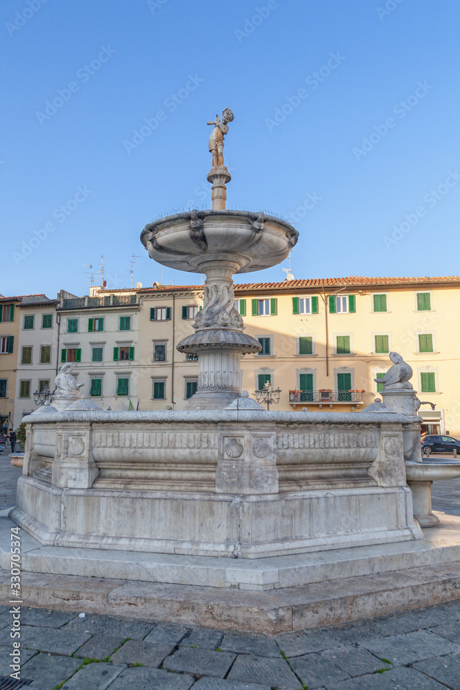 Fontana Piazza Duomo Prato