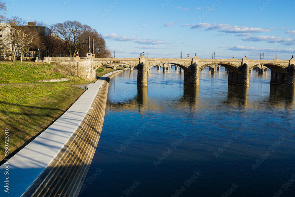 Obraz premium Stone arch bridge