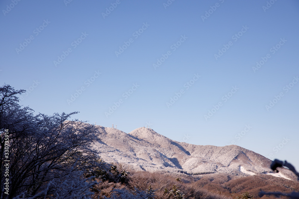雪化粧の筑波山