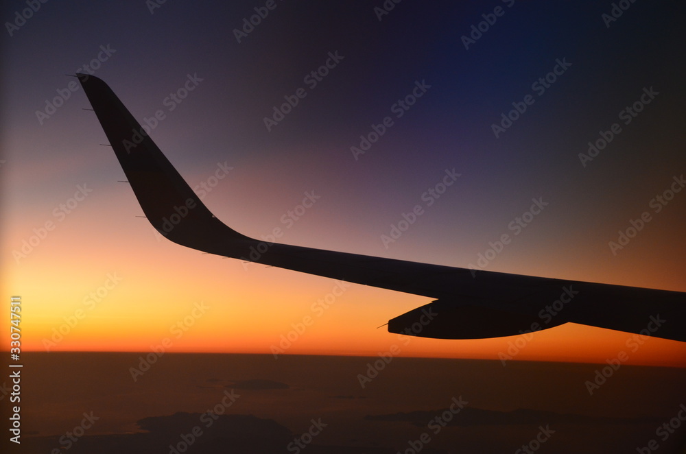 airplane flying in sky airplane flying in sky