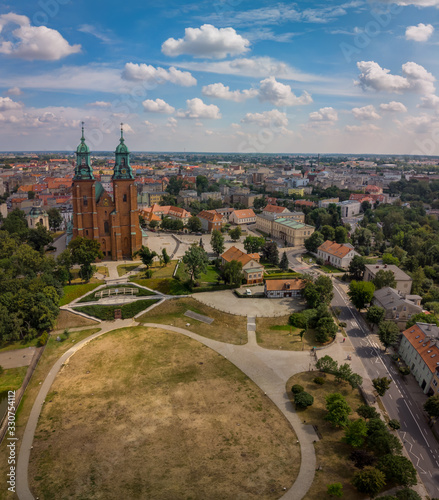 Katedra i śródmieście w Gnieźnie, z lotu ptaka
