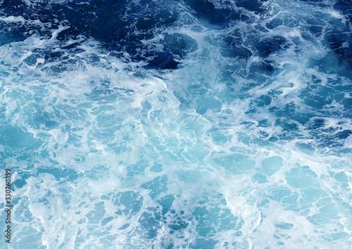 Blue sea texture with waves © Alekss