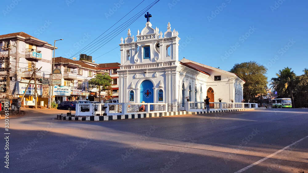 St. Anthony’s Chapel is located at the center of a circle in Calangute area in Goa. Calangute beach is about one km west from this church.