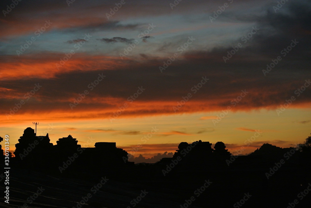 Obraz premium Beautiful orange sky