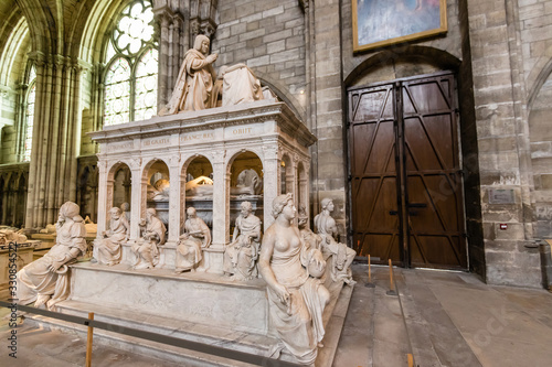 Fotografie, Tablou The tomb of Louis XII and Anne of Brittany in Basilica Cathedral of Saint-Denis,