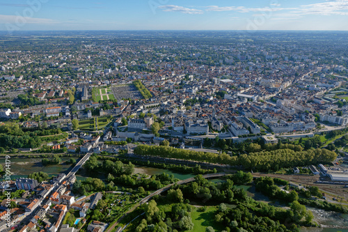 Aerial view of the old city of Pau and the Boulevard des Pyrénées from the south © Aerometrex
