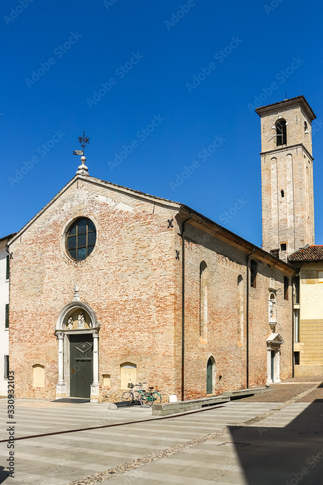 Obraz premium Pordenone, Italy. Beautiful architecture of catholic church (Chiesa del Cristo) in Pordenone.