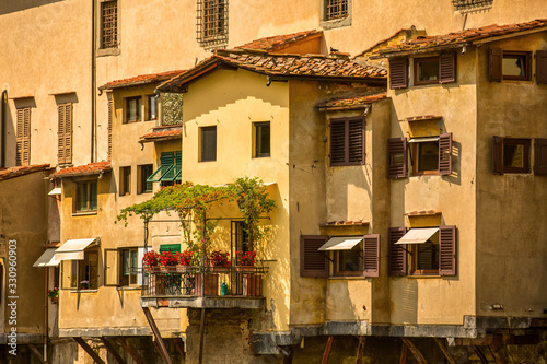 Details of the famous Old Bridge in Florence (Ponte Vecchio, Italy).
