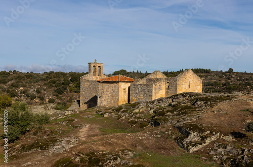 Fotografie Ruins of the church Santa Maria do Castelo inside of the castle complex in Castelo Mendo
