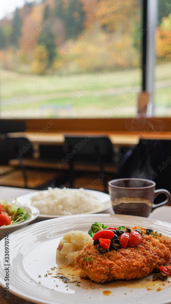 紅葉のカフェで食べるランチ 紅葉のカフェで食べるランチ