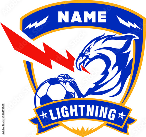 Escudo equipo de fútbol con un águila y un rayo