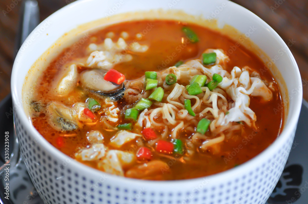 seafood noodle,spicy noodles