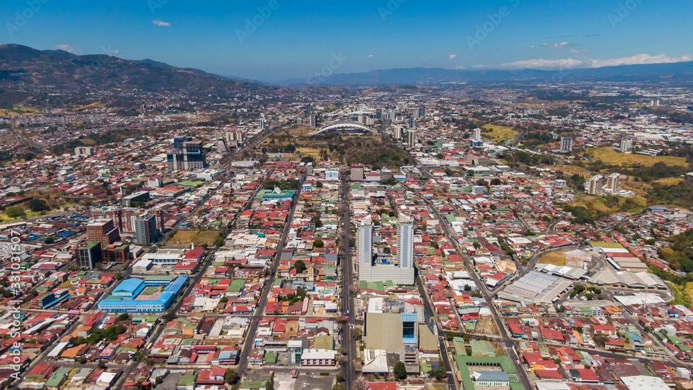 Obraz premium Beautiful aerial view of the empty streets due to Coronavirus disease (COVID-19) in San Jose Costa Rica